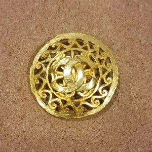 CHANEL Vintage CC Gold Brooch Pin Corsage Accessories 95A